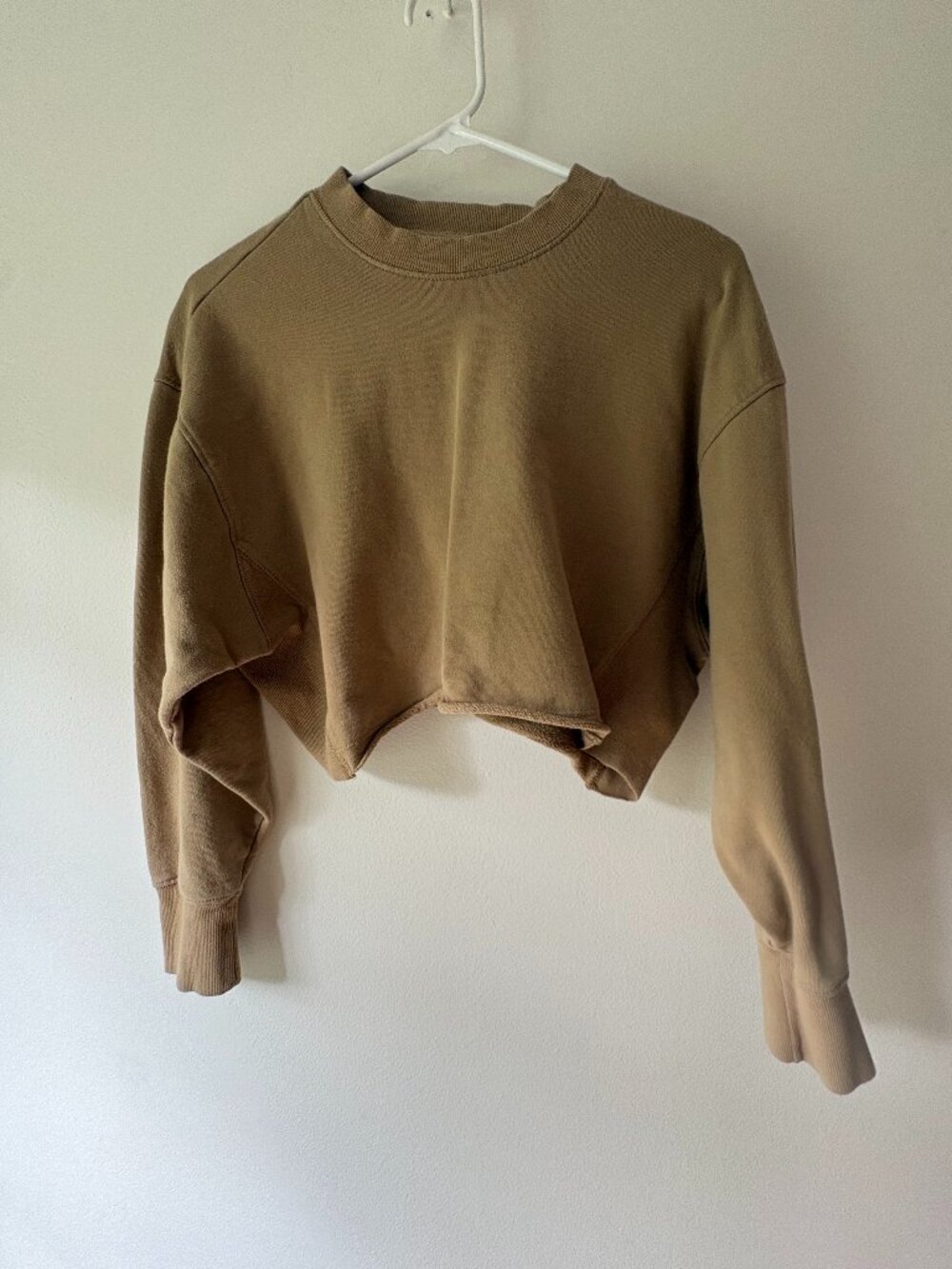 Reflex Camel Brown Cropped Raw Hem Crewneck Sweatshirt Size S